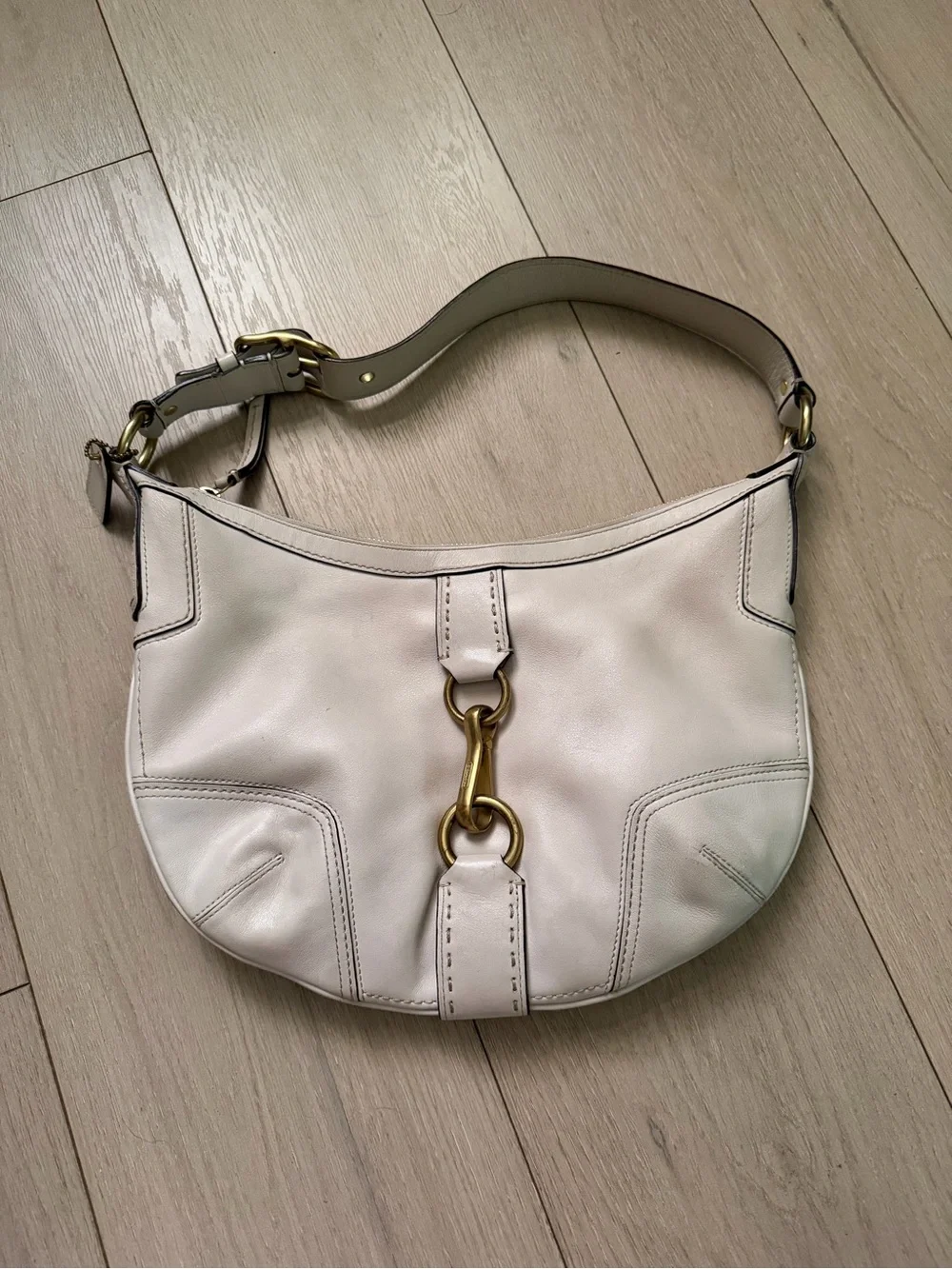 Vintage Coach Cream Leather Shoulder Bag with Brass Hardware